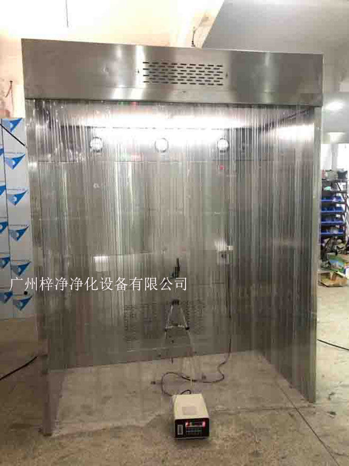 可移動式垂直簾層流罩制作現(xiàn)場實(shí)拍圖 可移動式垂直簾層流罩制作現(xiàn)場實(shí)拍圖