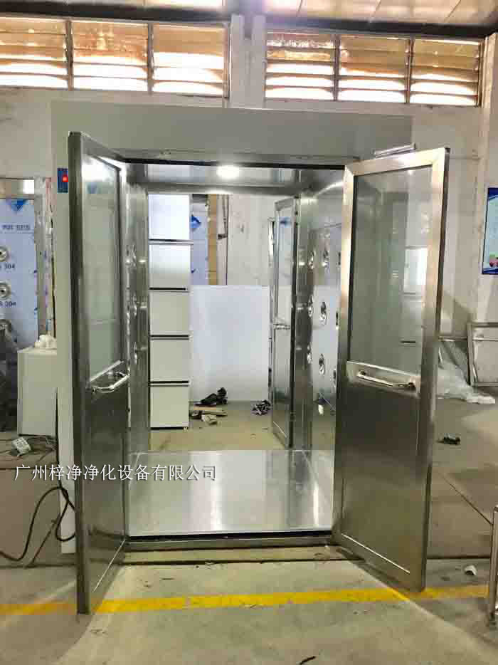 風淋室作為潔凈室的重要組成部分 風淋室作為潔凈室的重要組成部分